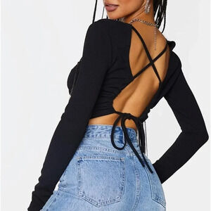 Black long sleeve lace up‎ back crop top